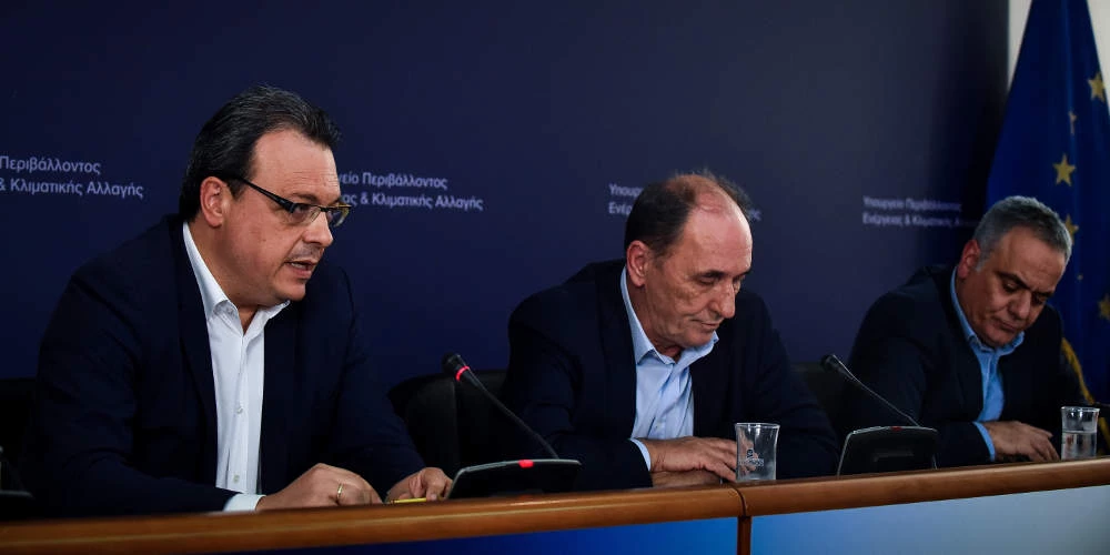 Η γενική επιθεωρήτρια Δημόσιας Διοίκησης «αδειάζει» 4 υπουργούς για αντιπυρική πρόληψη